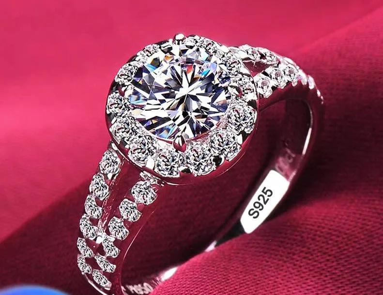 18K White Gold Zirconia Wedding Ring