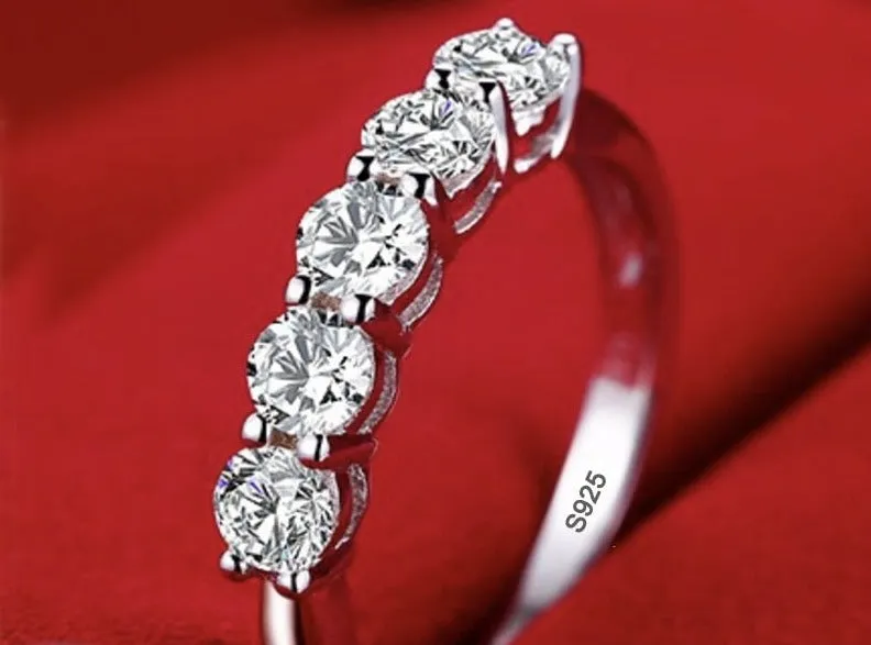 18K White Gold Zirconia Wedding Ring