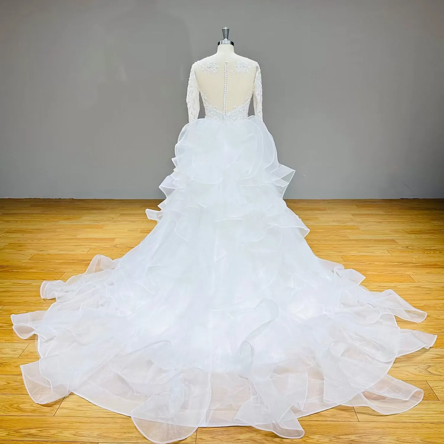 Detachable Train Tulle Mermaid Wedding Dress with Long Sleeves and O-Neck