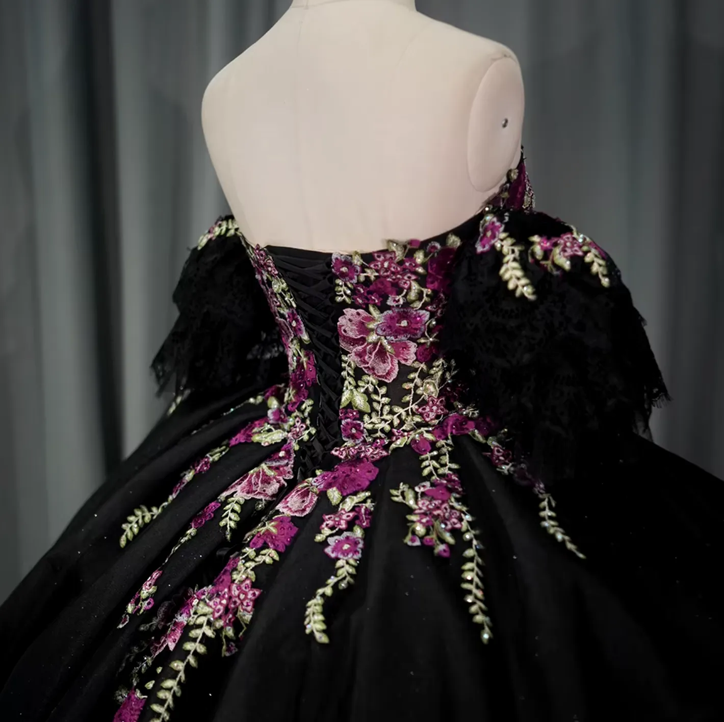 Elegant Detachable Sleeve Princess Ball Gown Black Quinceanera Dress