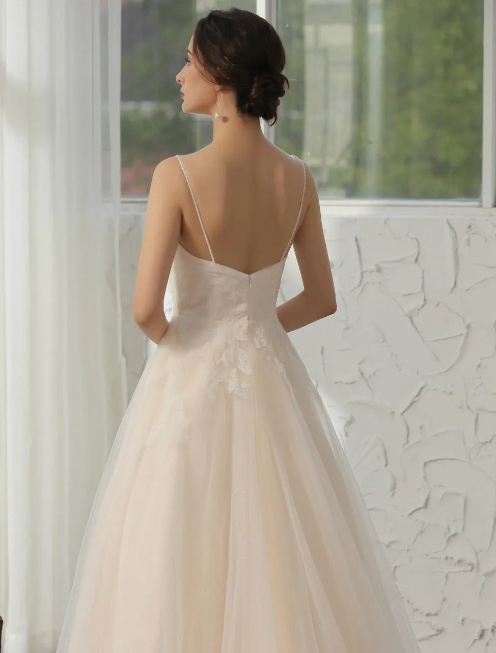 Elegant Lace Pleated A-Line Wedding Dress