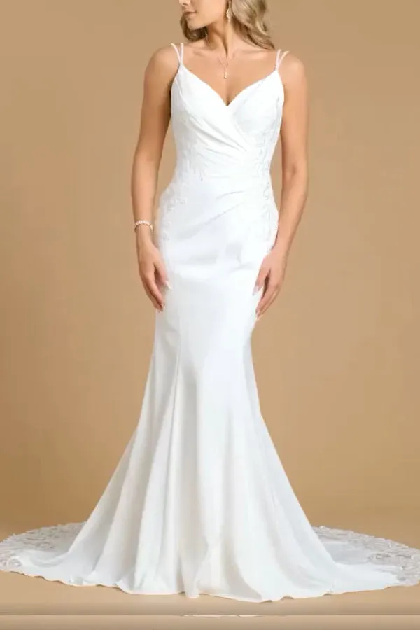 Elegant Mermaid Ivory Wedding Dress With Court Train