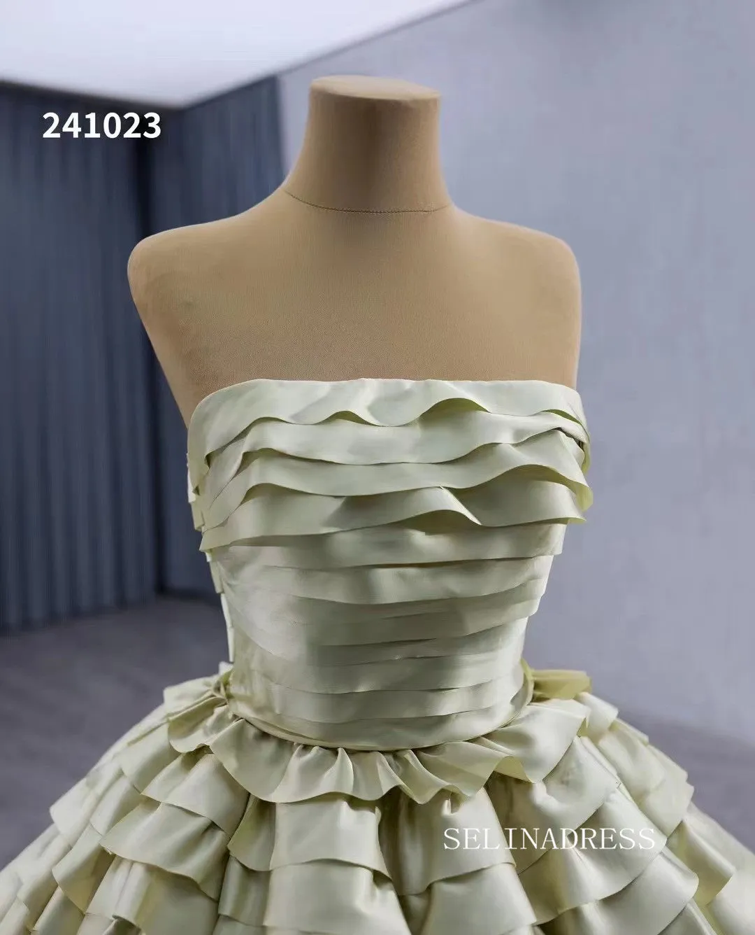 Green Ruffled Wedding Dresses Off the Shoulder Removable Sleeve Quinceanera Dress 241023