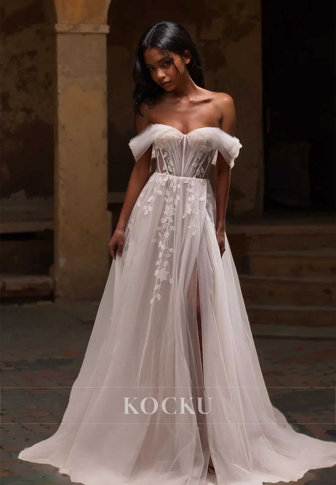 Off-Shoulder A-Line Sleeveless High Slit Train Pleats Lace Wedding Dress with Appliques Bridal Gowns