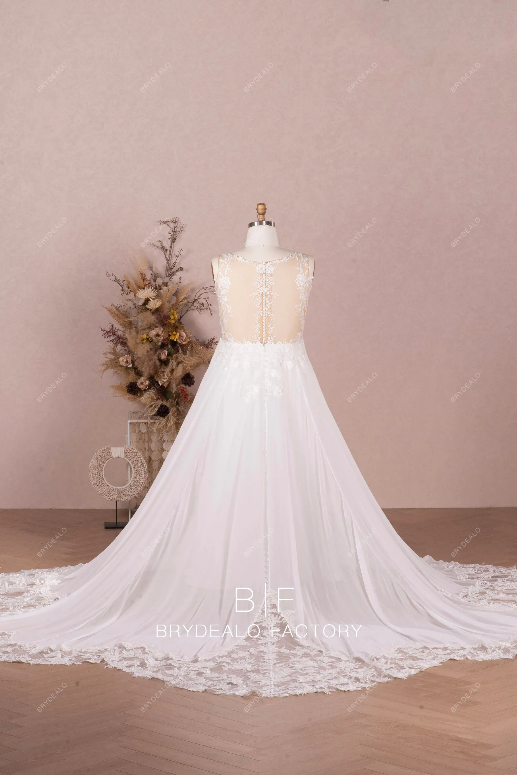 Plus Size Sleeveless Lace Chiffon Elegant Wedding Dress