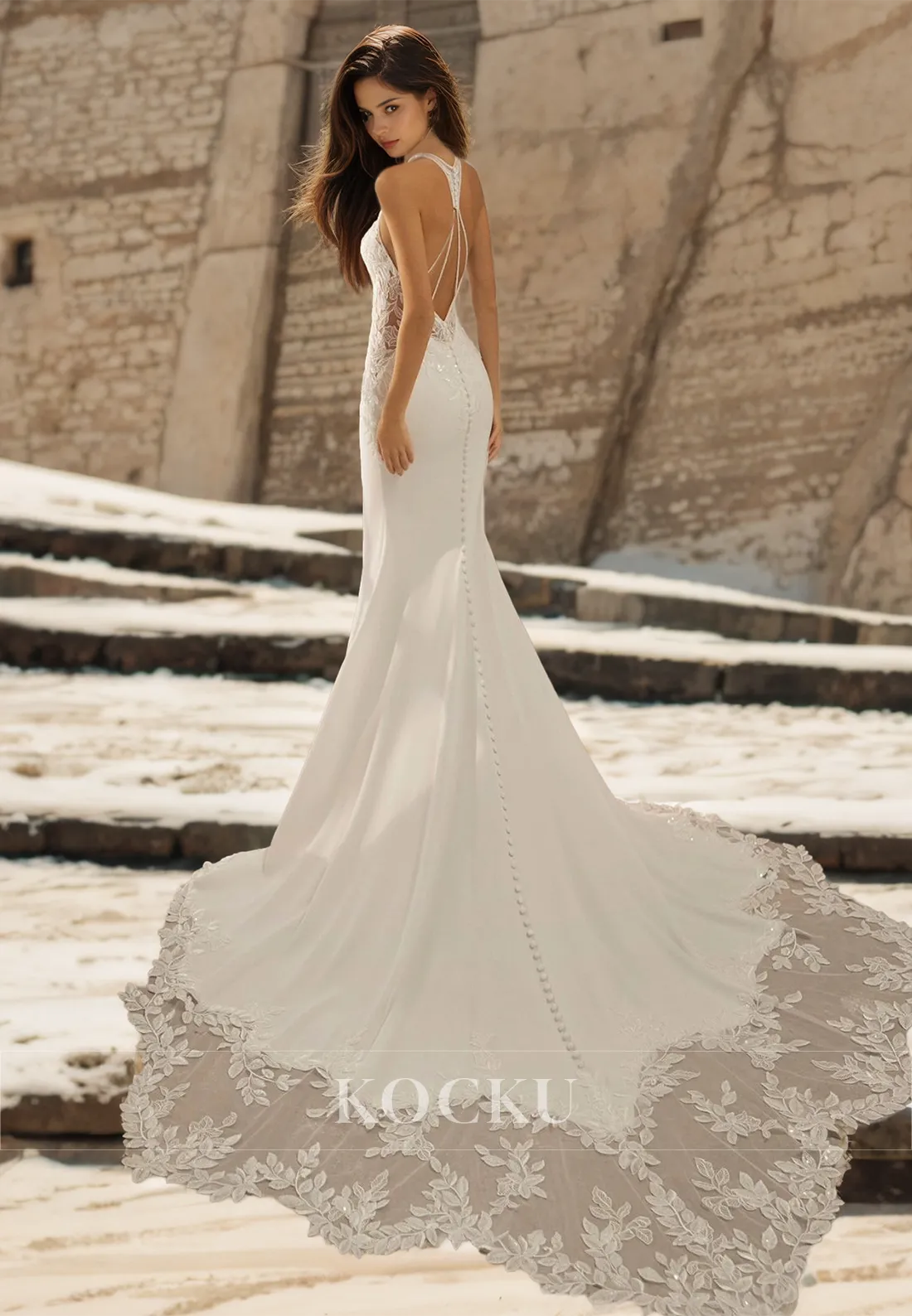 Scoop Neck Mermaid Wedding Dress Sleeveless Sheer Applique Satin Bridal Dress with Lace Train