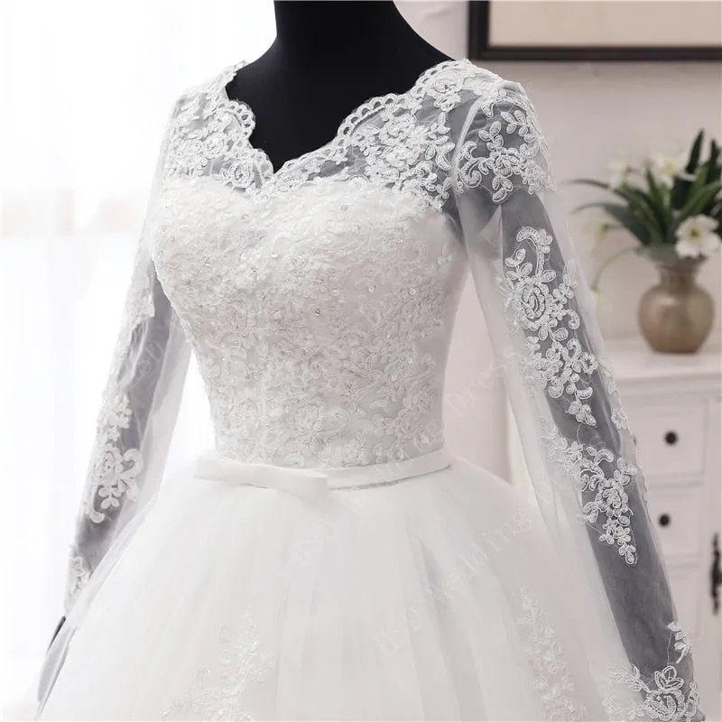 Spring Lace Appliques Wedding Dresses Long Sleeve White V-Neck Princess Bride Wedding Gowns Plus Size